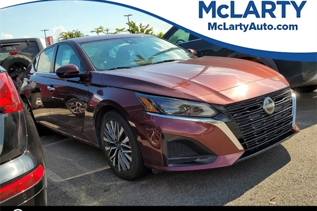 2023 Nissan Altima 2.5 SV photo 1