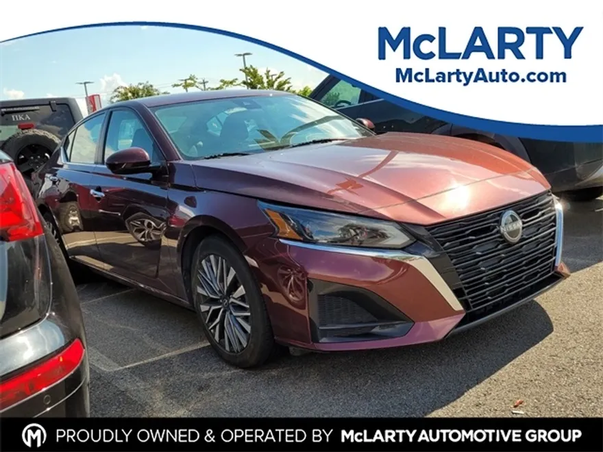 2023 Nissan Altima 2.5 SV photo 1