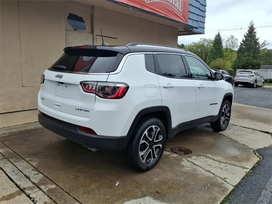 2022 Jeep Compass Limited photo 1
