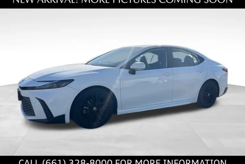 2025 Toyota Camry SE photo 1
