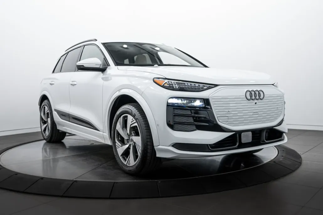 2025 Audi Q6 E-tron Premium Plus photo 1
