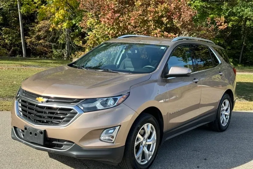 2018 Chevrolet Equinox LT photo 1