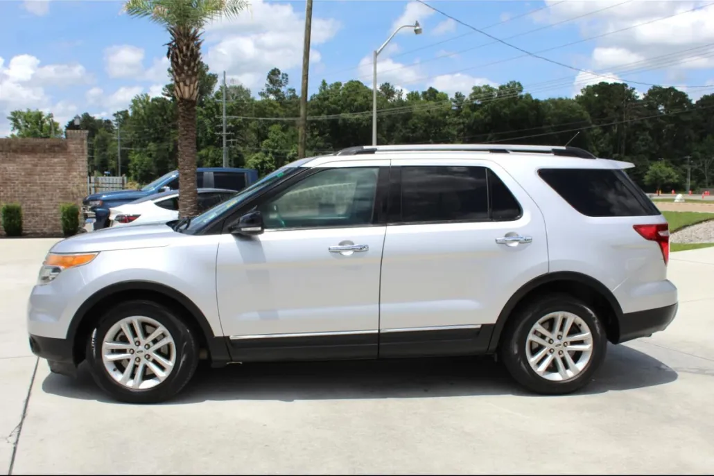 2014 Ford Explorer XLT photo 1
