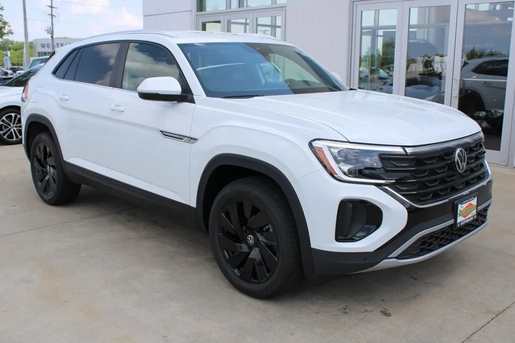 2025 Volkswagen Atlas Cross Sport SE Technology photo 1