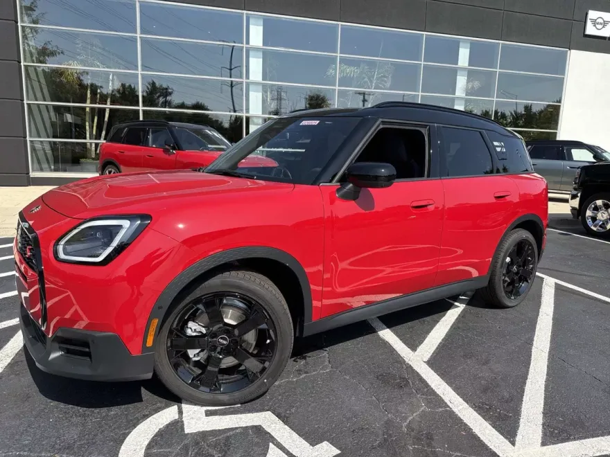 2026 Mini Countryman Iconic S ALL4 photo 1