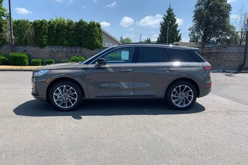 2025 Lincoln Corsair Grand Touring photo 1