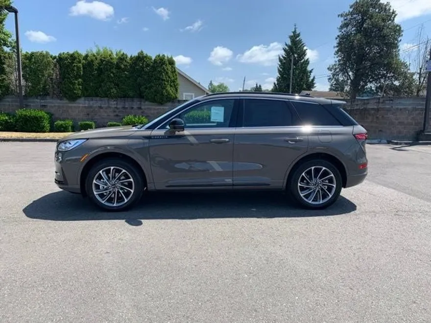 2025 Lincoln Corsair Grand Touring photo 1