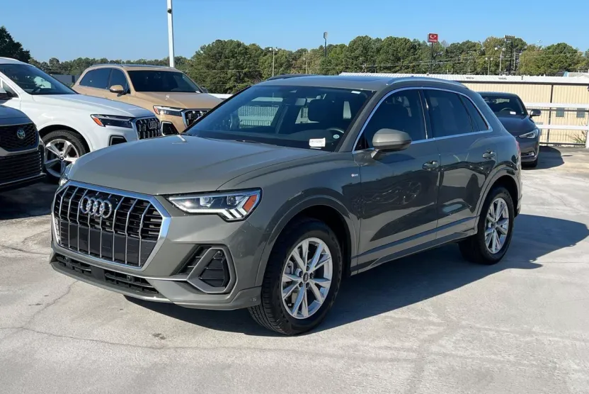 2024 Audi Q3 S line Premium Plus photo 1
