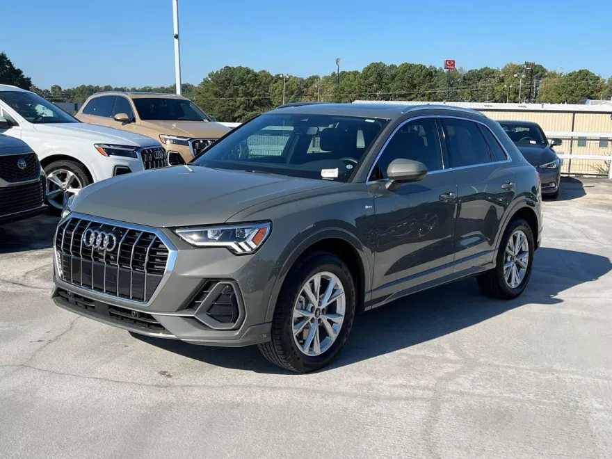 2024 Audi Q3 S line Premium Plus photo 1