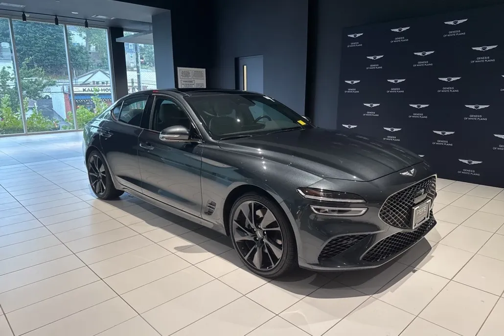 2023 Genesis G70 3.3T photo 1