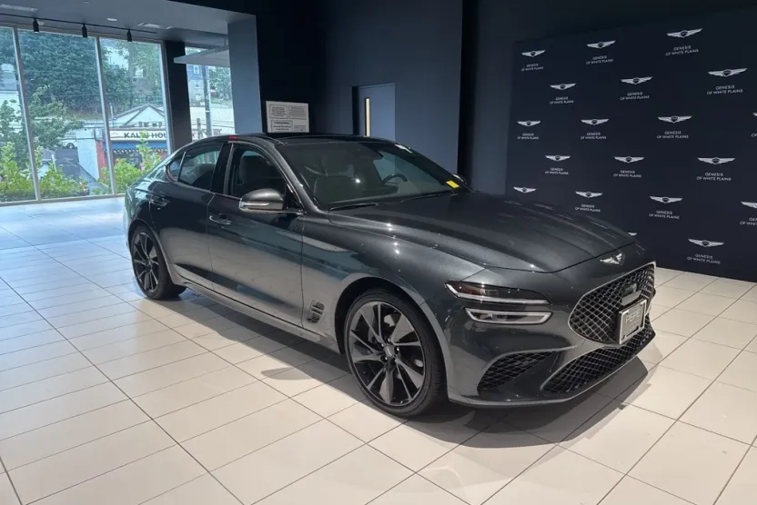 2023 Genesis G70 3.3T photo 1