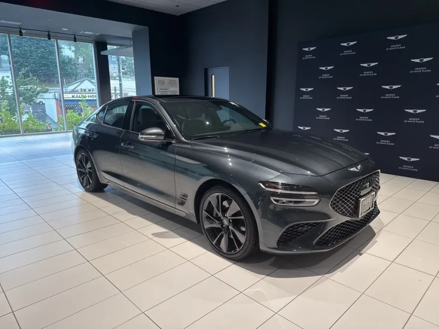 2023 Genesis G70 3.3T photo 1