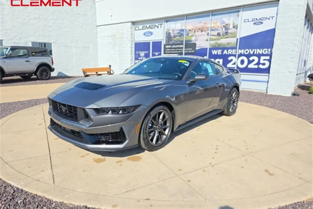 2025 Ford Mustang Dark Horse photo 1
