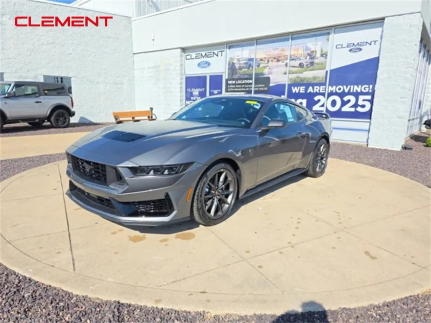 2025 Ford Mustang Dark Horse photo 1