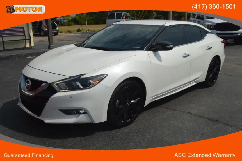 2017 Nissan Maxima SR photo 1