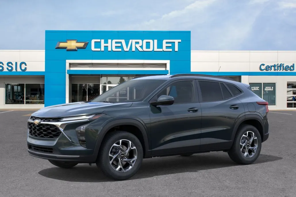 2025 Chevrolet Trax LT photo 1