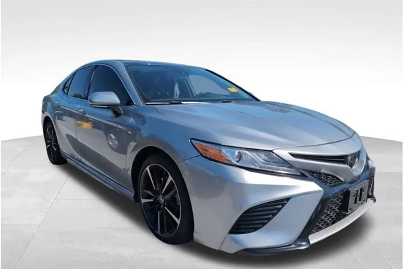 2020 Toyota Camry XSE photo 1