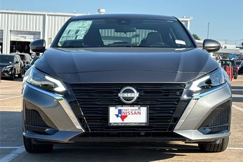 2025 Nissan Altima 2.5 SV photo 1