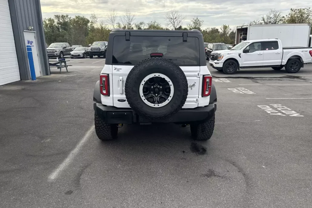2024 Ford Bronco Outer Banks photo 1