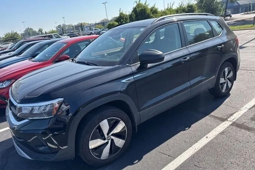 2024 Volkswagen Taos S photo 1