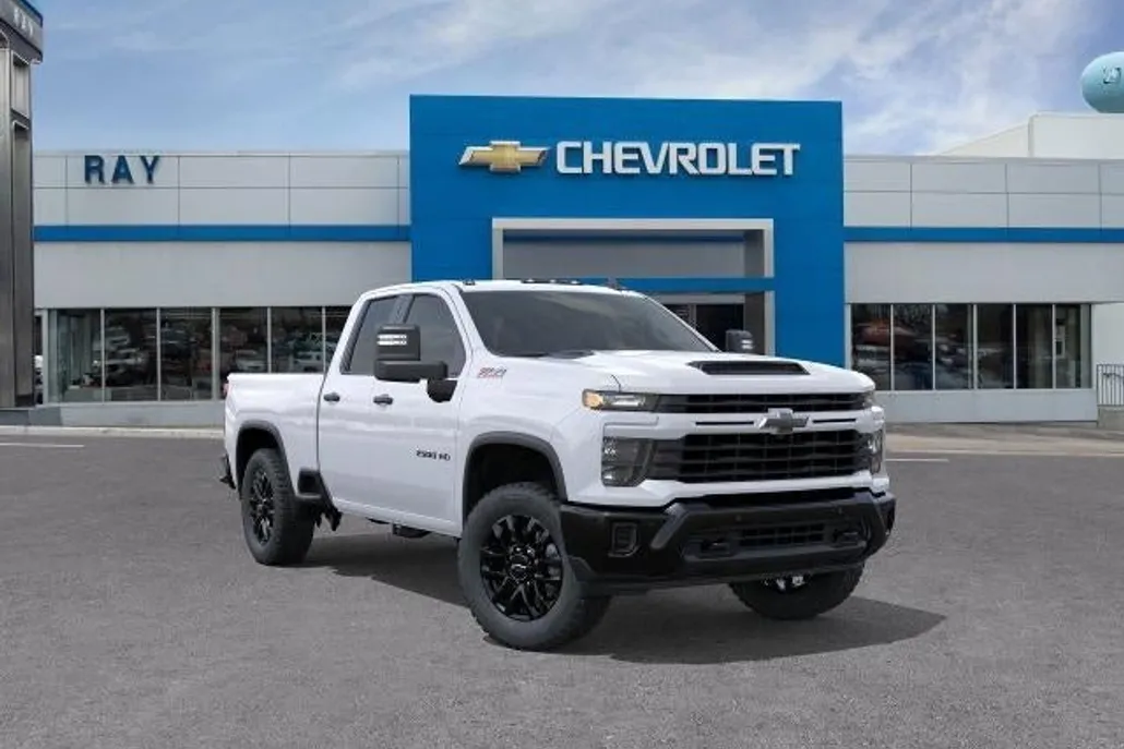2026 Chevrolet Silverado 2500HD Custom photo 1