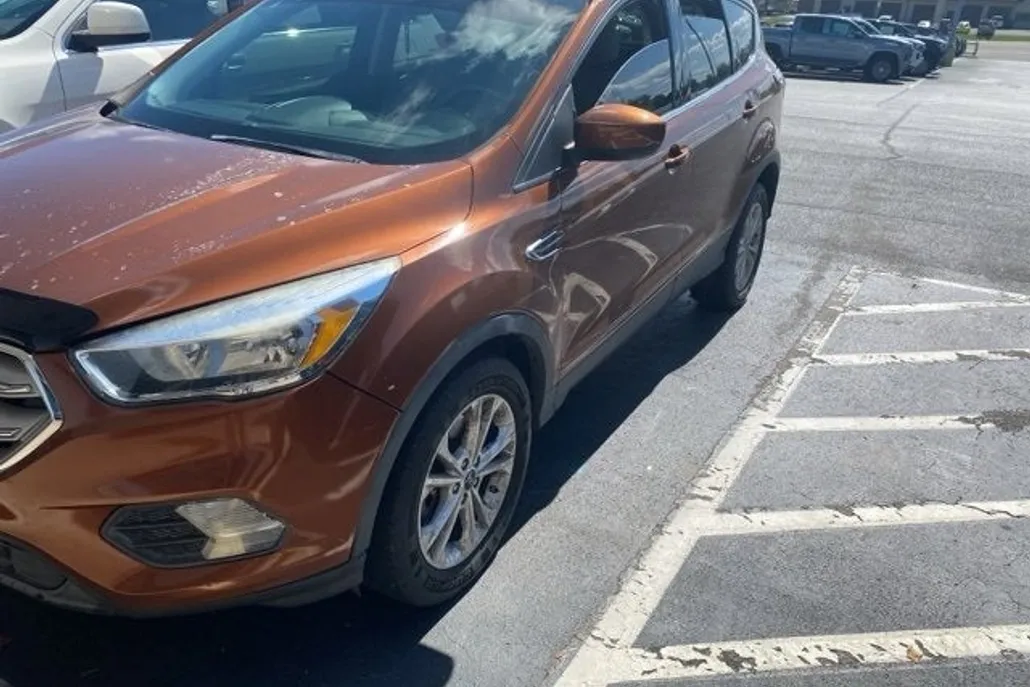 2017 Ford Escape SE photo 1