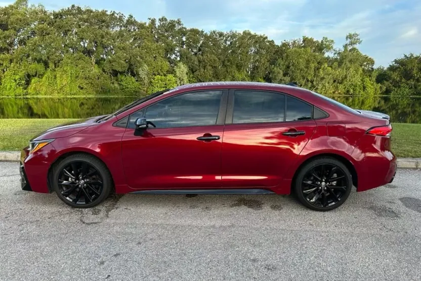 2022 Toyota Corolla SE photo 1