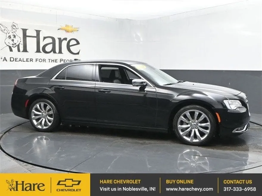 2021 Chrysler 300 Touring L photo 1