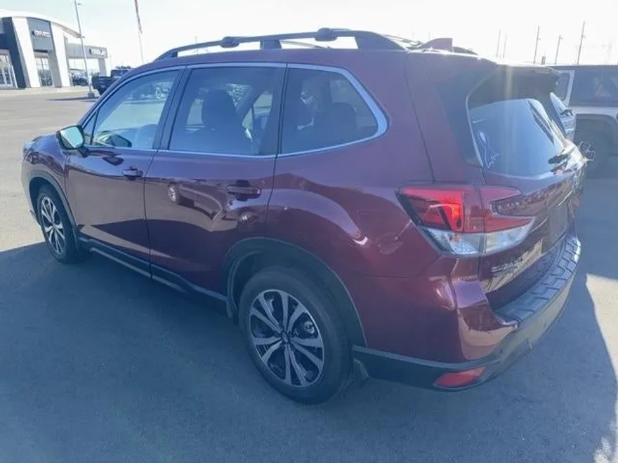 2021 Subaru Forester Limited photo 1