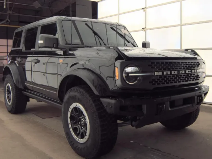 2023 Ford Bronco Badlands photo 1