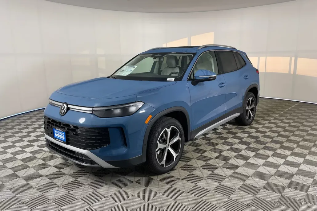 2025 Volkswagen Tiguan SE photo 1