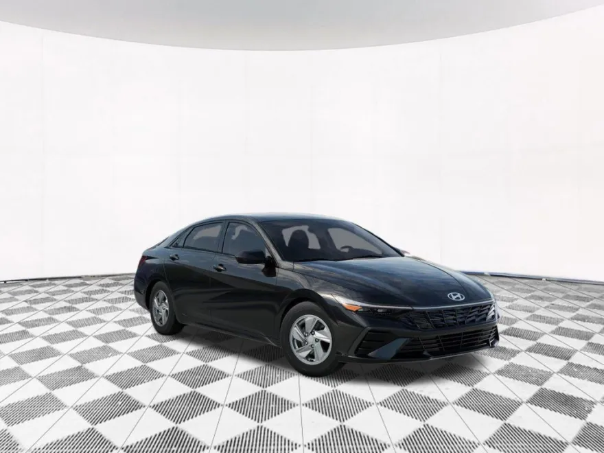 2025 Hyundai Elantra SE photo 1