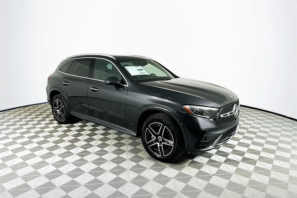 2025 Mercedes Benz GLC 300 photo 1