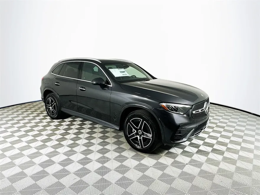 2025 Mercedes Benz GLC 300 photo 1