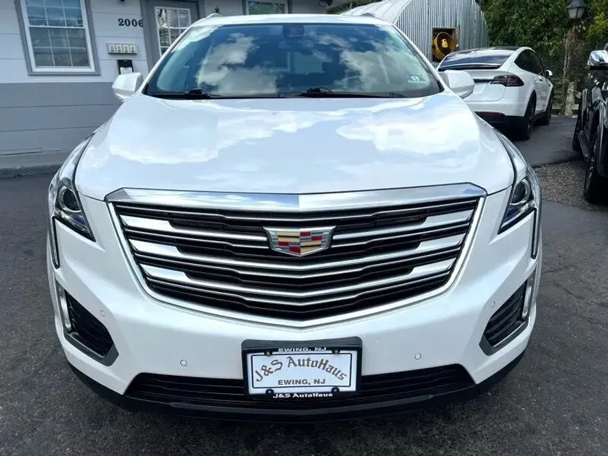 2017 Cadillac XT5 Luxury photo 1