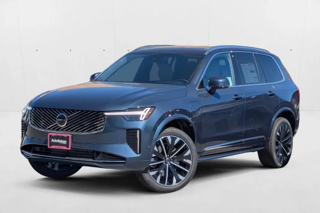 2026 Volvo XC90 Plus photo 1