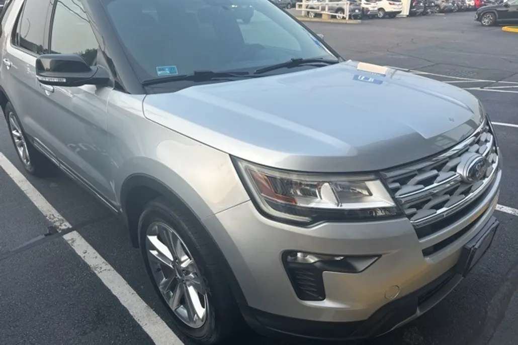 2018 Ford Explorer XLT photo 1