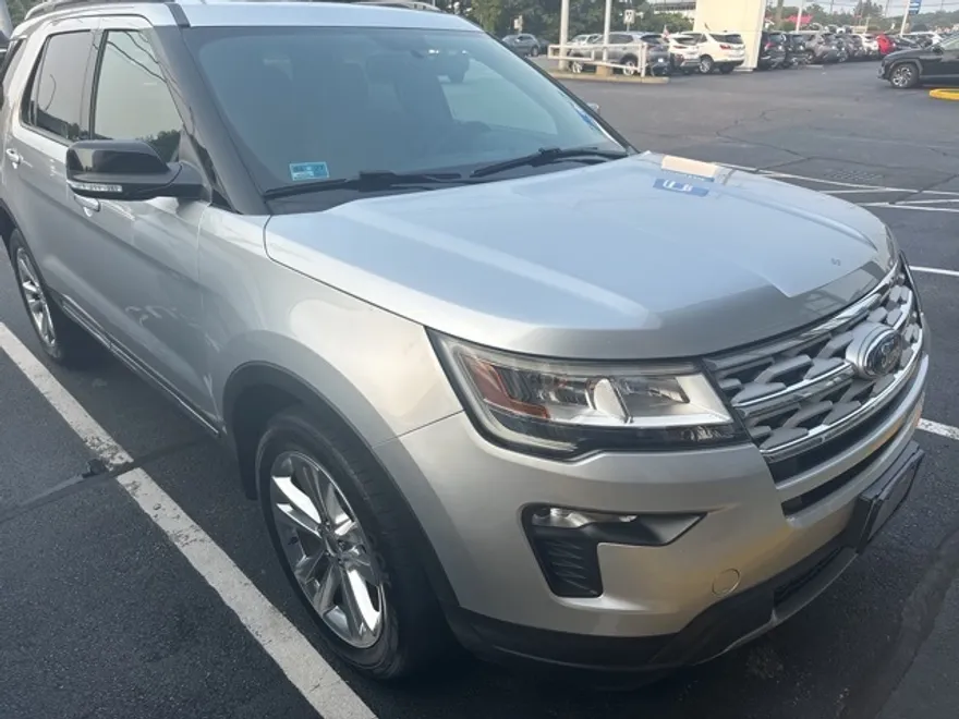 2018 Ford Explorer XLT photo 1