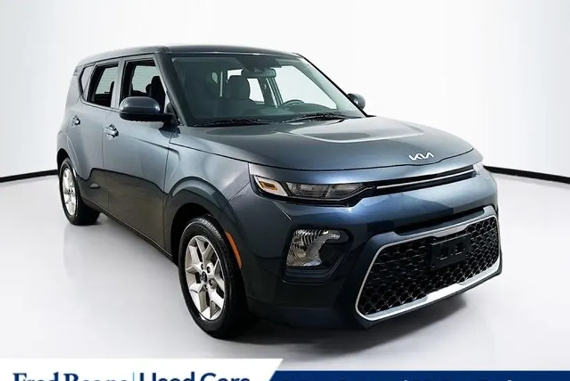 2022 Kia Soul LX photo 1