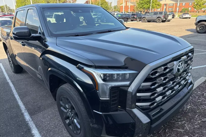2023 Toyota Tundra Platinum photo 1