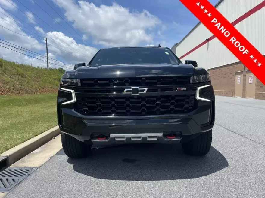 2023 Chevrolet Suburban Z71 photo 1