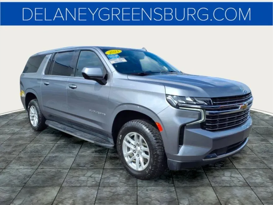 2021 Chevrolet Suburban LT photo 1