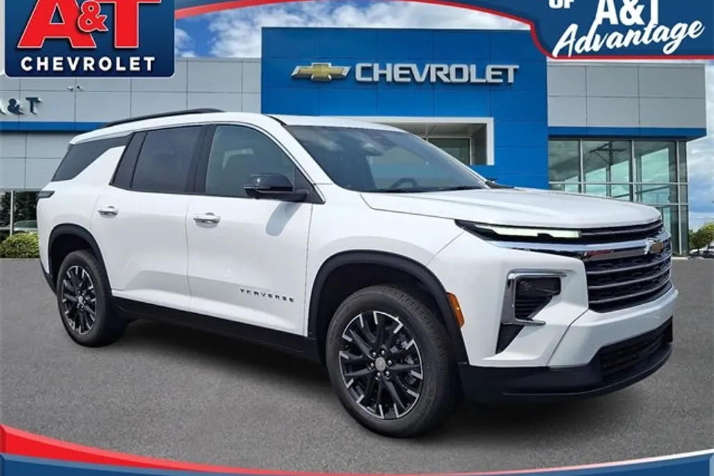 2026 Chevrolet Traverse photo 1
