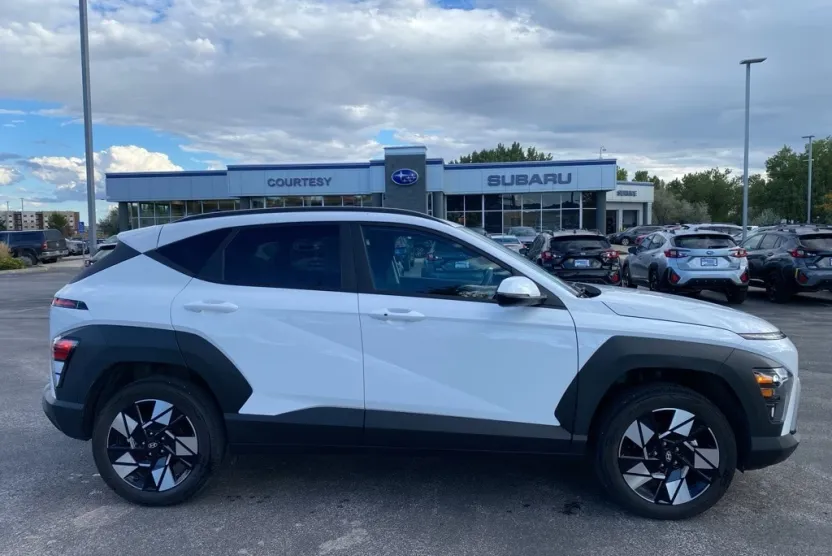 2024 Hyundai Kona SE photo 1