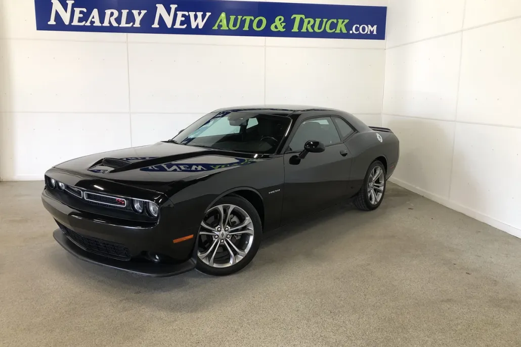 2022 Dodge Challenger R/T photo 1