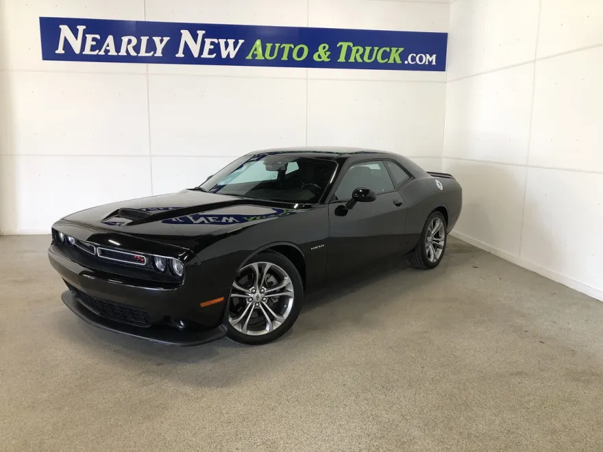 2022 Dodge Challenger R/T photo 1