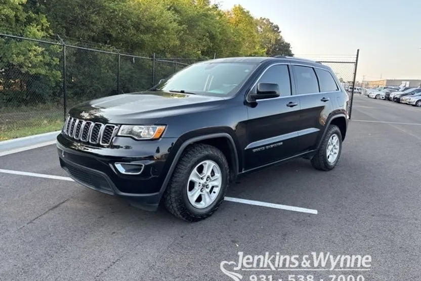 2017 Jeep Grand Cherokee Laredo photo 1