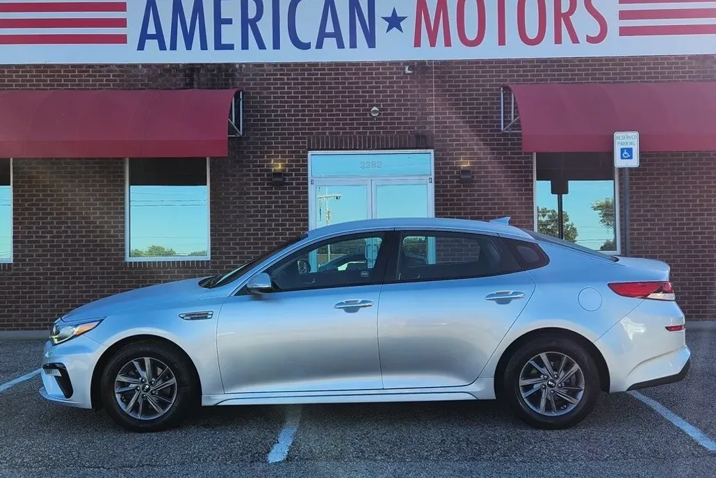 2020 Kia Optima LX photo 1