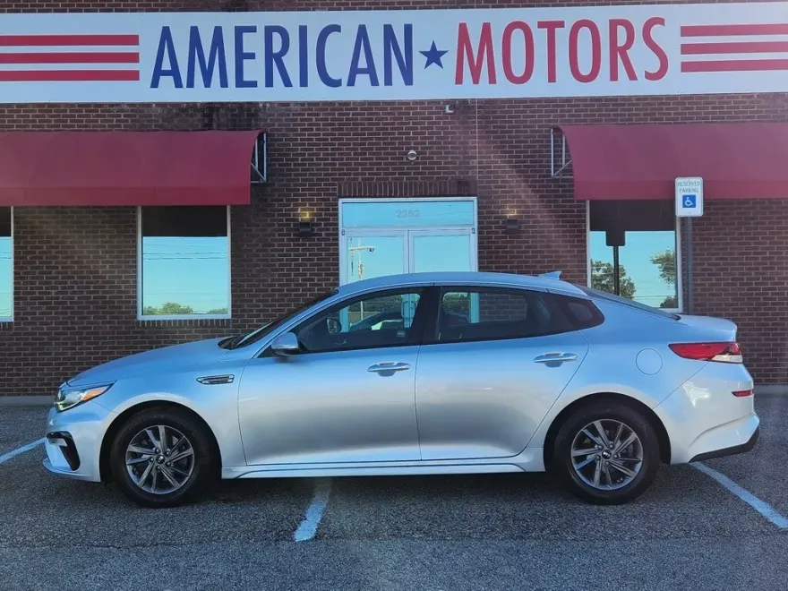 2020 Kia Optima LX photo 1