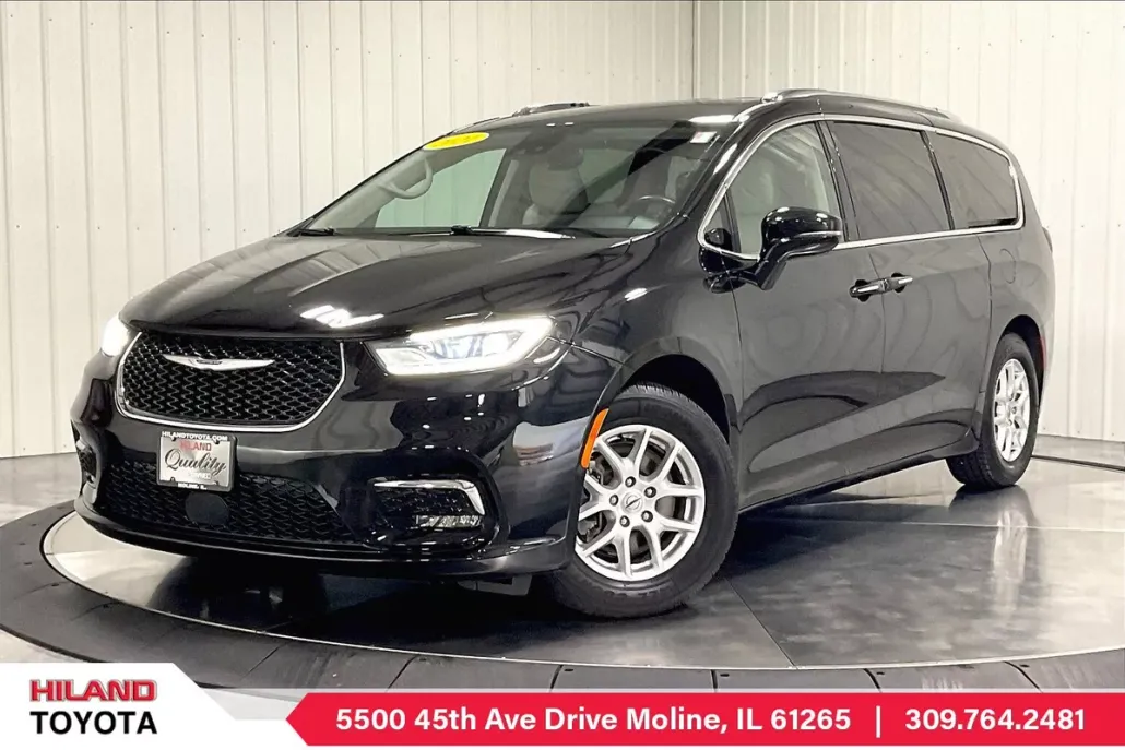 2021 Chrysler Pacifica Touring L photo 1